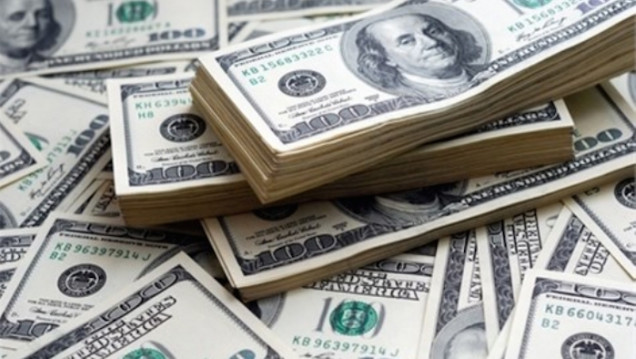 imagen El dólar se hundió 32 centavos y perforó los $19