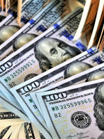 El dólar modera la suba, pero se mantiene encima de los $ 19,80