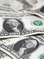 El dólar sube 90 centavos