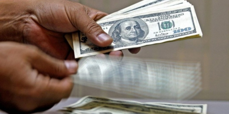 ¿El dólar en baja? ya cotiza por debajo de los 28 pesos