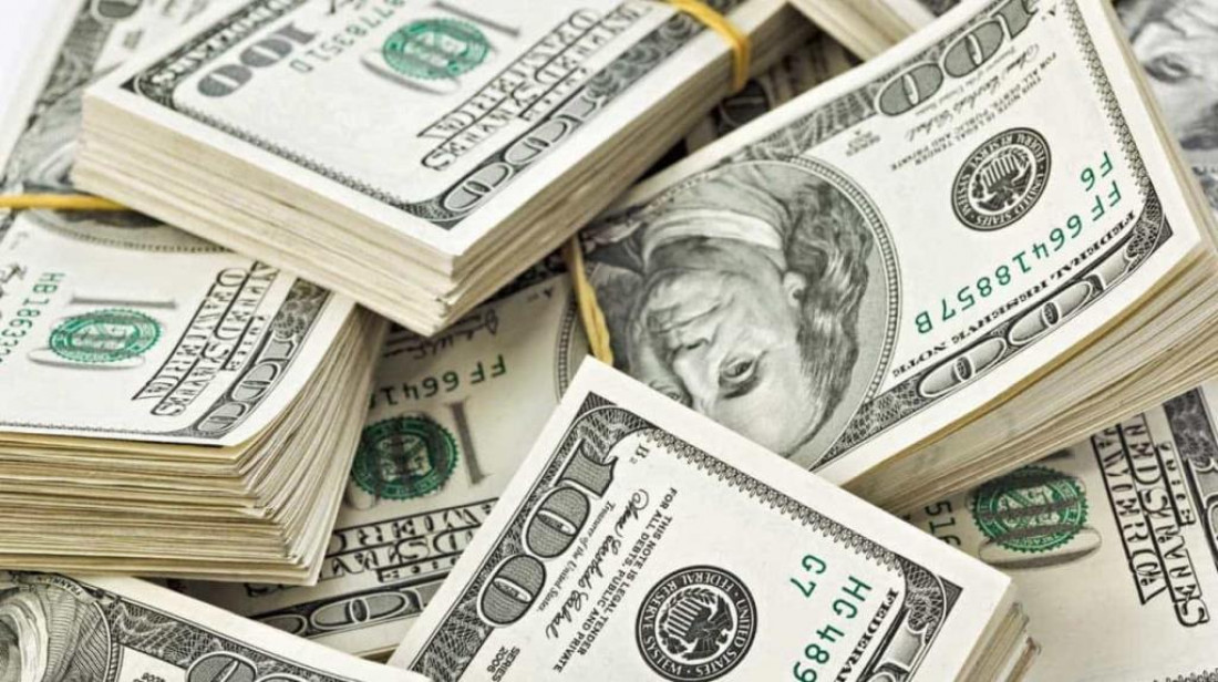 El dólar, estable en el récord de $ 30,85