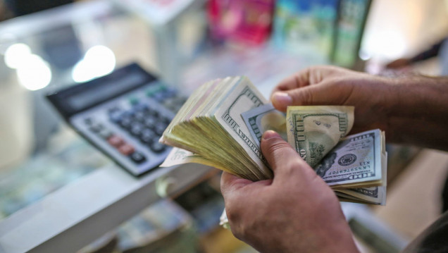 imagen El Gobierno permitirá a turistas extranjeros vender hasta USD 5.000 a tipo de cambio financiero