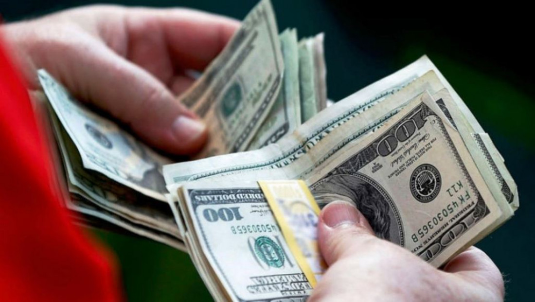 El dólar comenzó la semana con una leve suba 