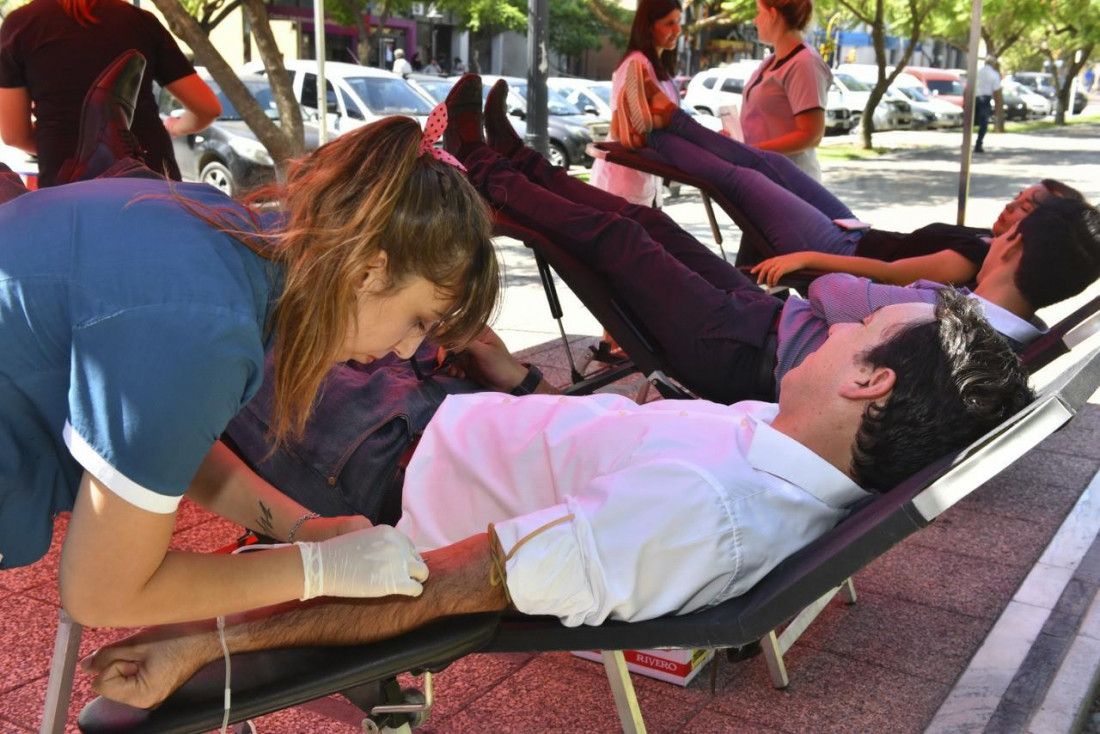 Hacen falta más voluntarios para donar sangre 