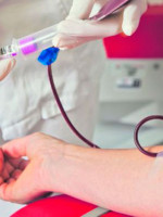 El primer contagiado de COVID en la Argentina lleva un año donando sangre 