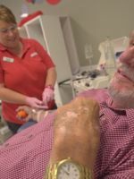 Donante de sangre con un raro anticuerpo salvó la vida de dos millones de bebés