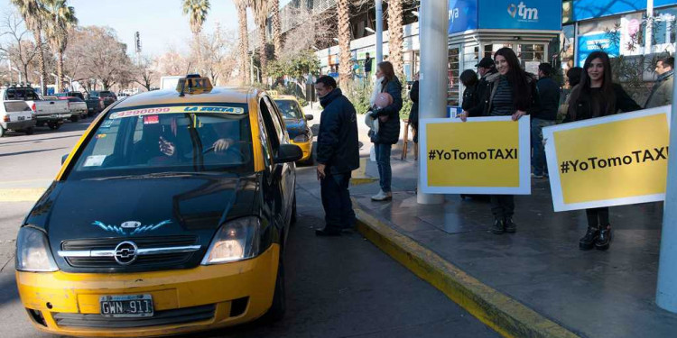  #YoTomoTaxi 