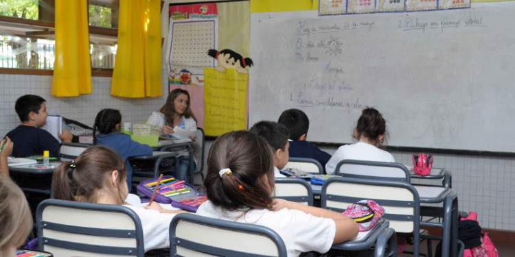 Tres de cada diez docentes de primaria trabajan en más de una escuela para llegar a fin de mes