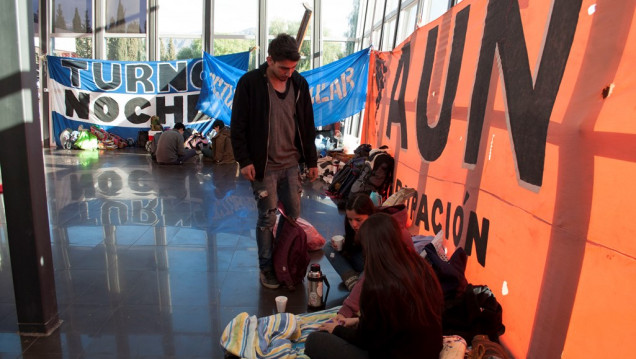 imagen Estudiantes levantaron la toma en el Rectorado de la UNCUYO