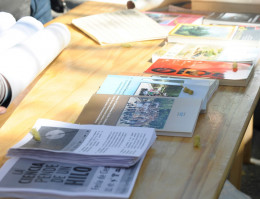 imagen Becarios del CONICET exhiben libros. FOTO. Victoria Gaitán