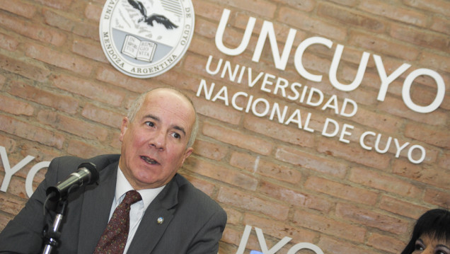 imagen Daniel Filmus: "Hay que pensar en la soberanía académica"