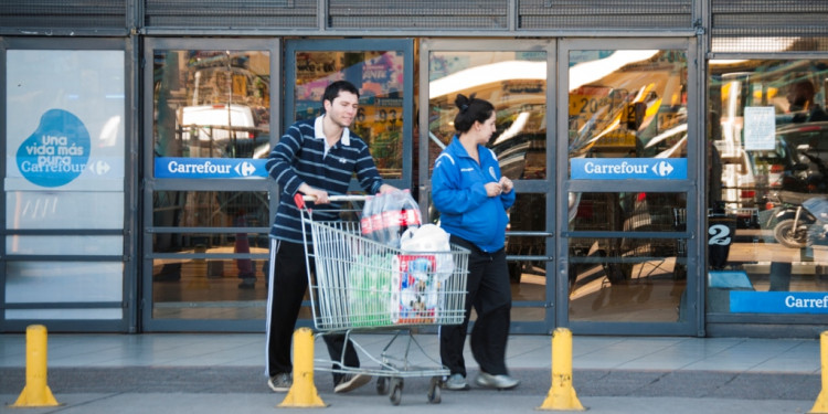 Los alimentos de la CBA superaron el salario mínimo