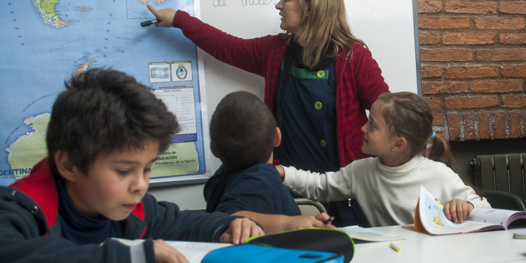 Sueldos docentes: Mendoza, entre los más bajos del país