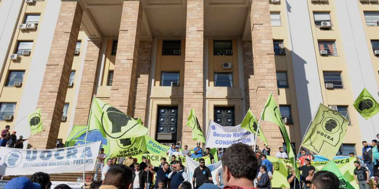 En imágenes: marcha pro fracking a Casa de Gobierno