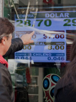 Dólar: los mendocinos siguen comprando pese a las subas