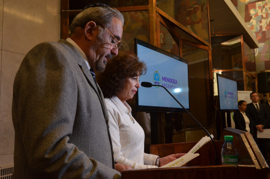 imagen Galería de imágenes: acto en Mendoza por el 22º aniversario del atentado a la AMIA