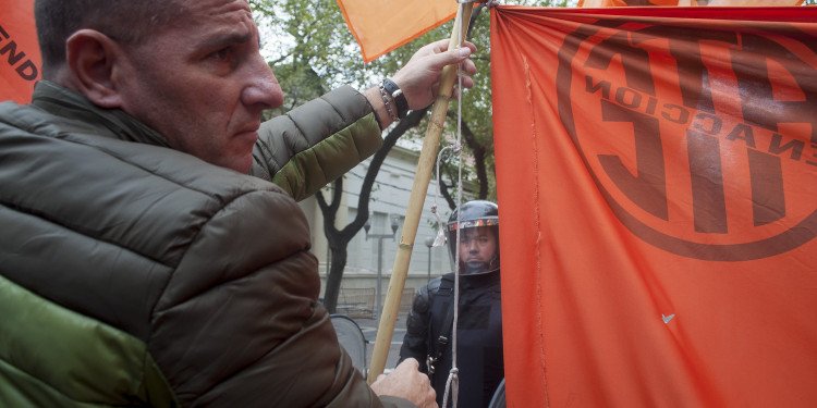 Fotogalería: el acampe en la legislatura