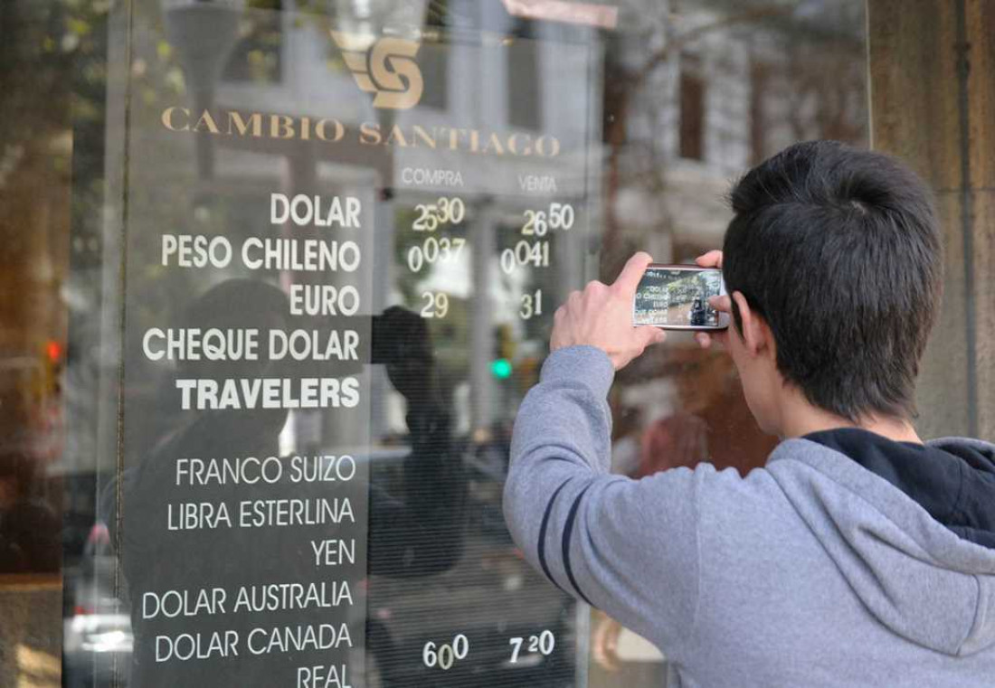 El dólar superó en Mendoza la barrera de los $ 26