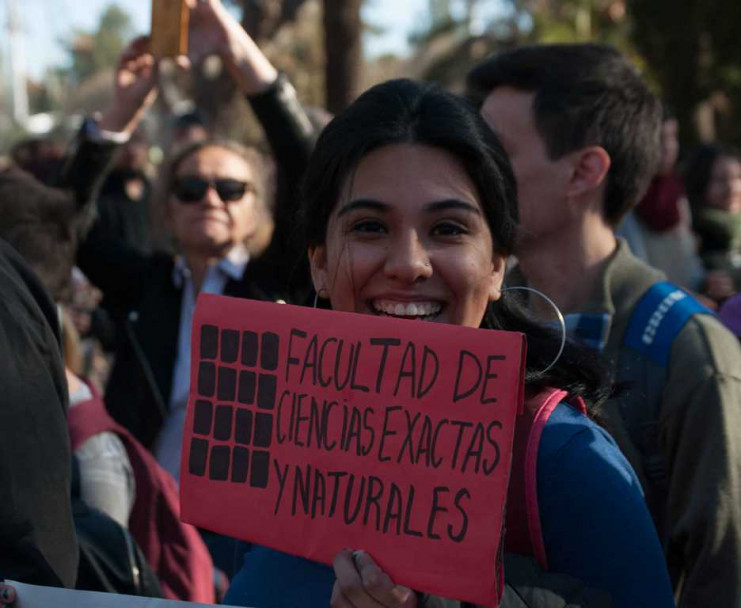 imagen Fotogalería: la UNCUYO marcha por la educación pública