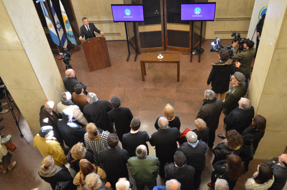 imagen Galería de imágenes: acto en Mendoza por el 22º aniversario del atentado a la AMIA