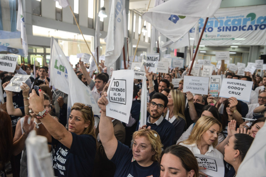 imagen Así fue el paro bancario en defensa del Banco Nación