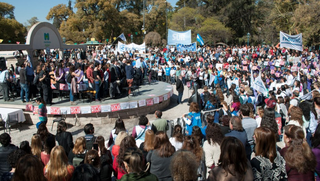 imagen El Consejo Superior de la UNCUYO sesionó en la Plaza Independencia