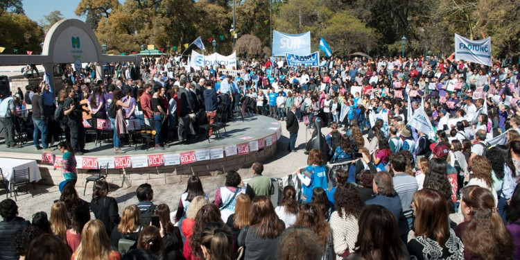 El Consejo Superior de la UNCUYO sesionó en la Plaza Independencia