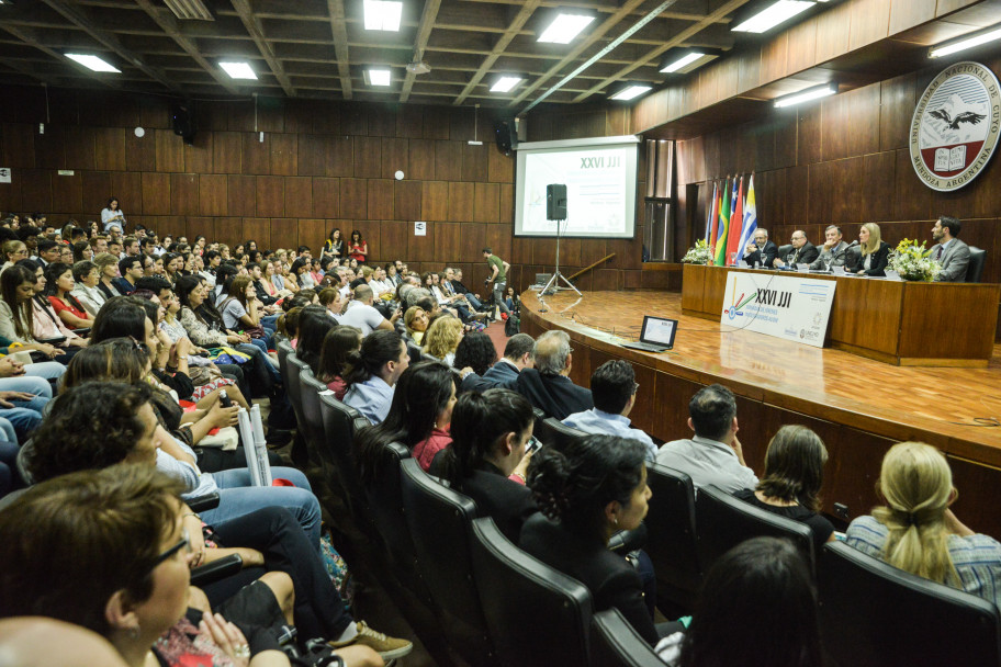imagen Masiva cumbre de jóvenes investigadores en la UNCUYO
