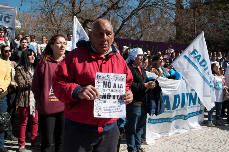 imagen Fotogalería: la UNCUYO marcha por la educación pública