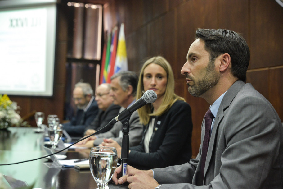 imagen Masiva cumbre de jóvenes investigadores en la UNCUYO