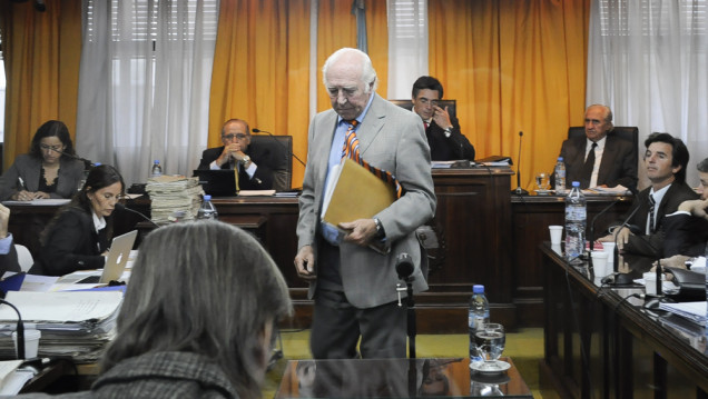imagen Tuit a tuit: las confesiones del defensor Miret