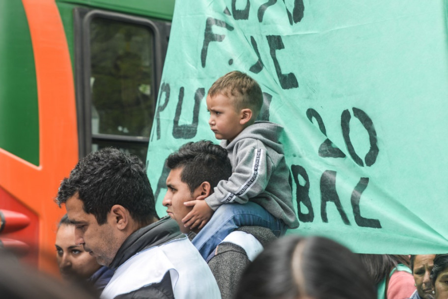 imagen Fotogalería: así se reclamó en Mendoza contra el Presupuesto