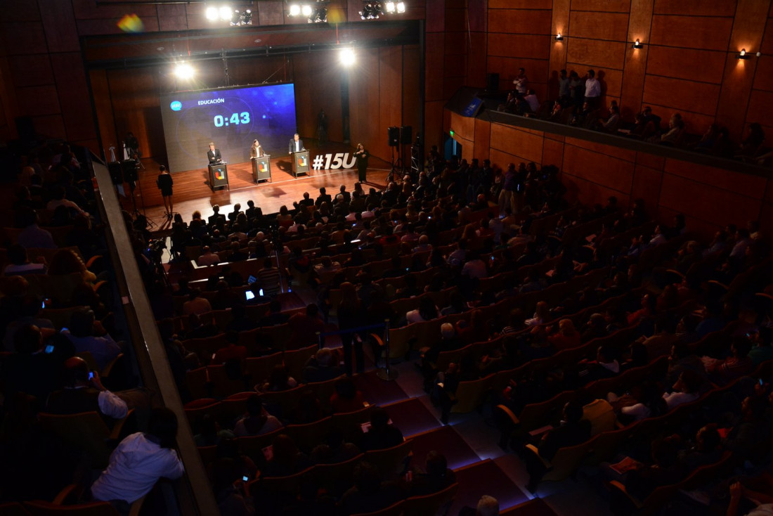 2x1: debate por TV y gran acto político