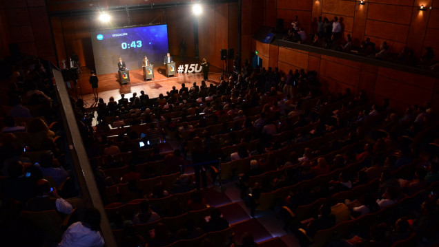 imagen 2x1: debate por TV y gran acto político