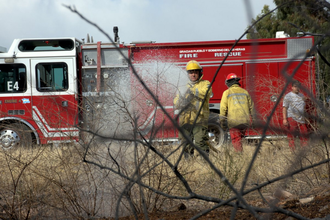 Nuevos incendios en El Challao: dos casas quedaron destruidas