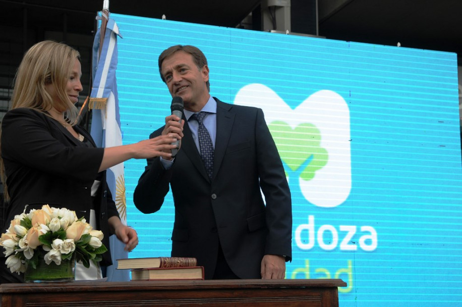 imagen Suárez prometió una Ciudad presente para los más necesitados 