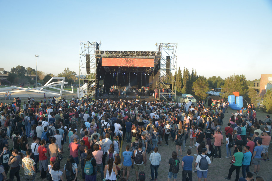 imagen Fotogalería: las imágenes del UNCUYO Rock en un festival para el recuerdo