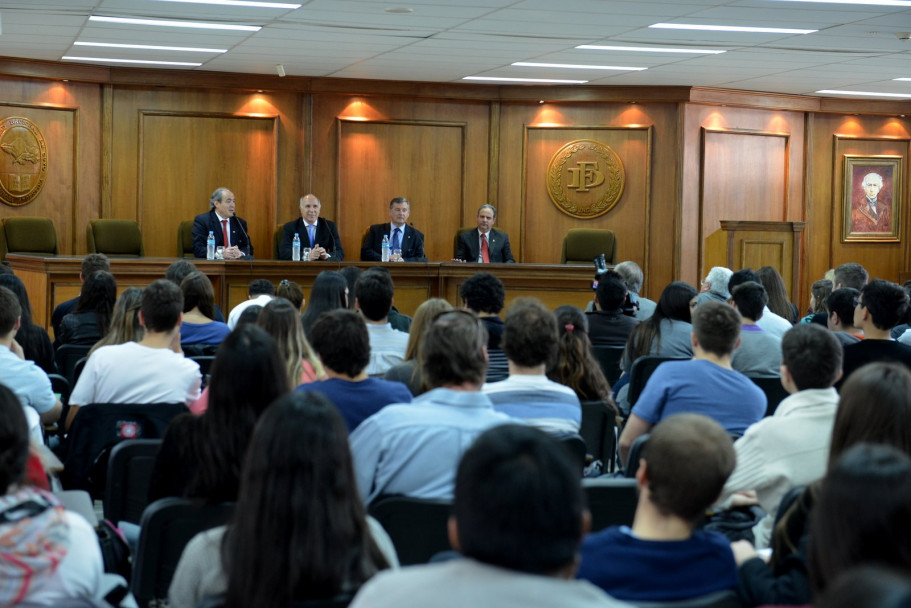 imagen "La audiencia pública democratiza a la Justicia"