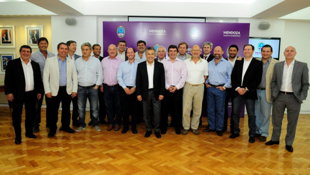 imagen Cornejo e intendentes comparten el mismo plan salarial