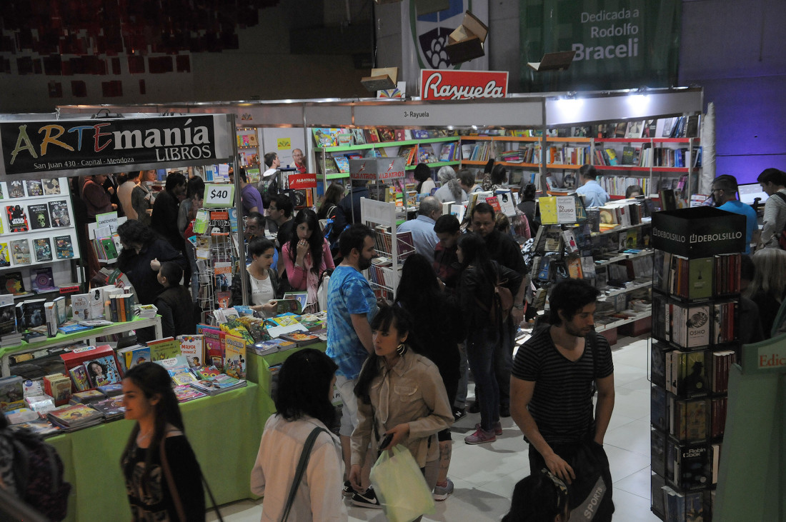 En el cumple de Mafalda, empieza la Feria del Libro con homenaje a Quino 