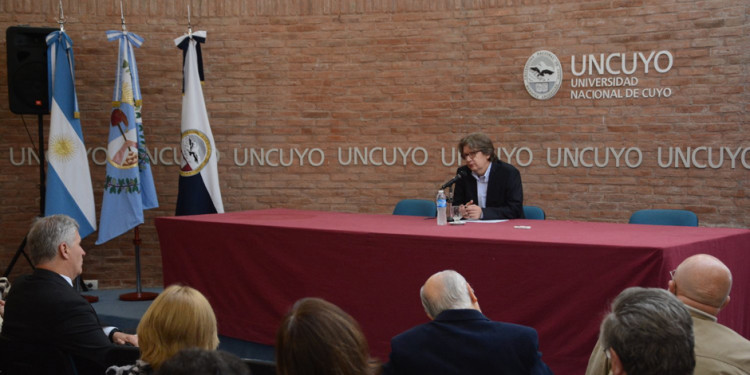Ni "rentismo" ni asistencialismo