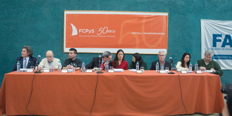 Elecciones: Debate de pre candidatos al Congreso de la Nación