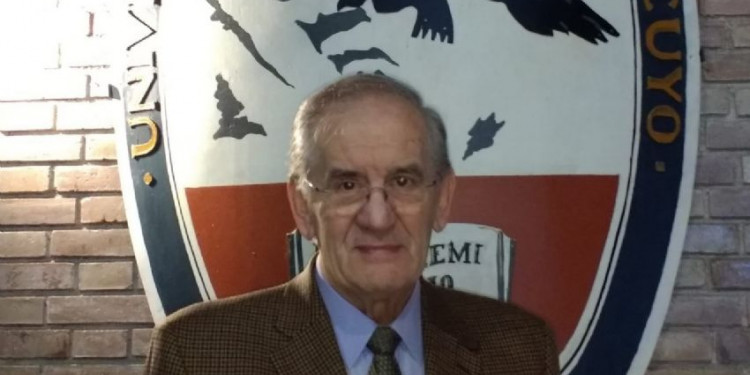 Una UNCUYO medio viva, o medio muerta o en el purgatorio