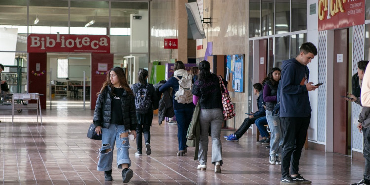 Educación privatizada: el "voucher" como limosna empresarial