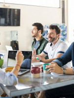 Seis de cada diez trabajadores saltean comidas durante su jornada laboral por motivos económicos