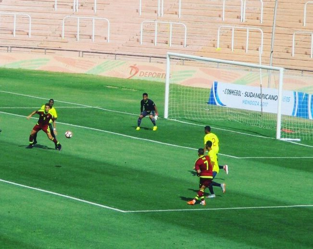 Ecuador y Venezuela aburrieron en el inicio del Sudamericano Sub 15