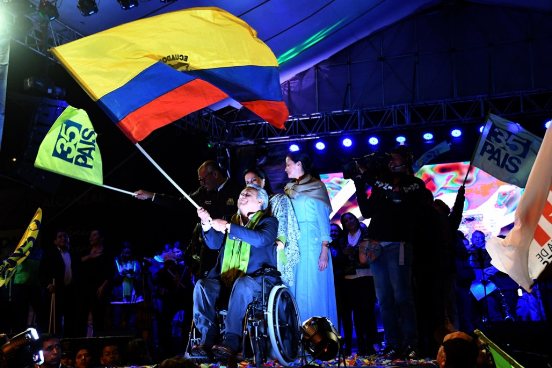 Ecuador: Lenín Moreno aventaja por dos puntos a Lasso en el balotaje