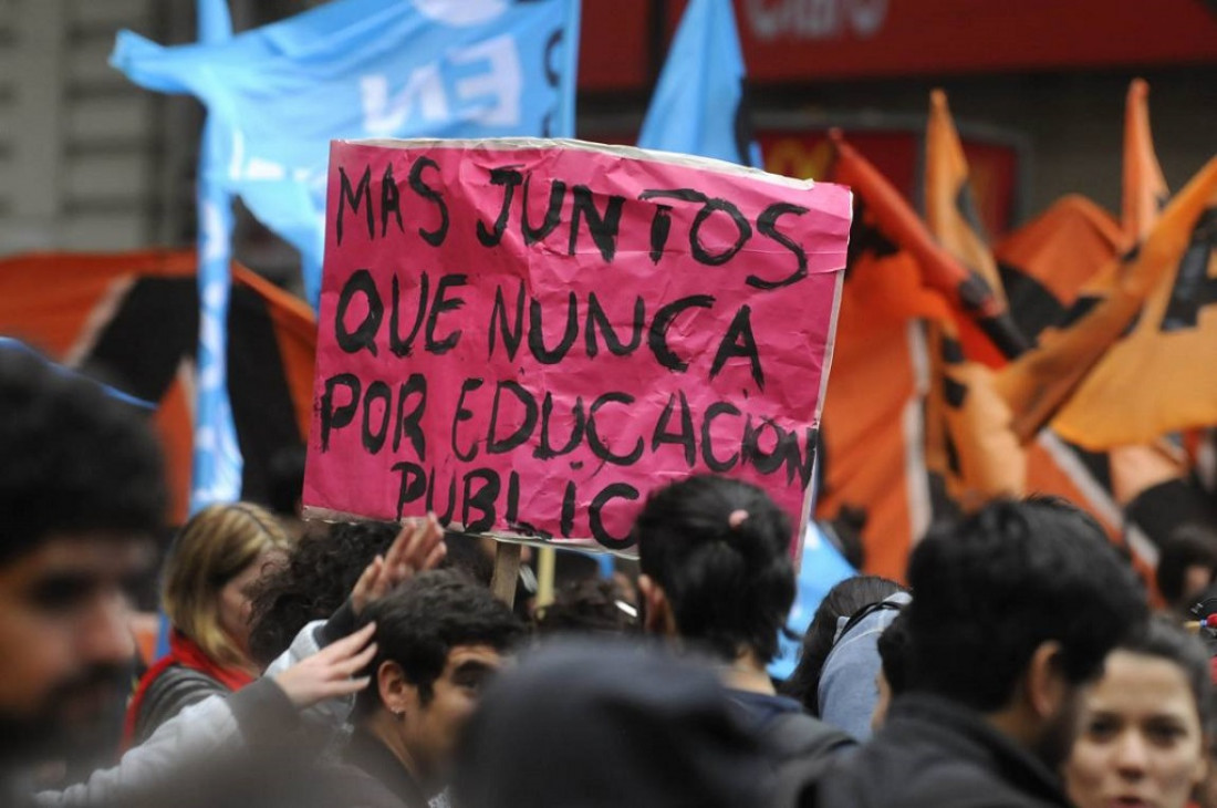 Sigue el debate por el cierre de institutos de educación superior