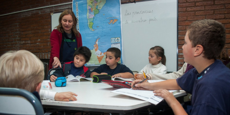 Cómo equilibrar calidad con masividad en la educación