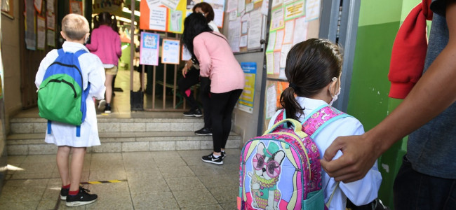 Sistema educativo en América Latina: el 20% de las y los estudiantes asiste a escuelas no estatales 